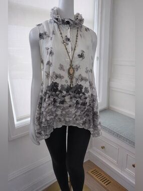 Women's Sheer Floral Ruffle Neck Blouse - Gray/White
